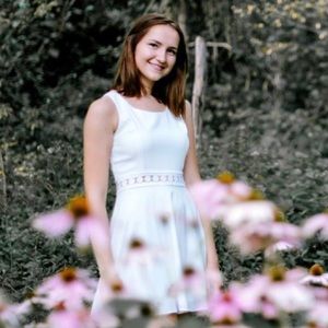 BEAUTIFUL WHITE DRESS